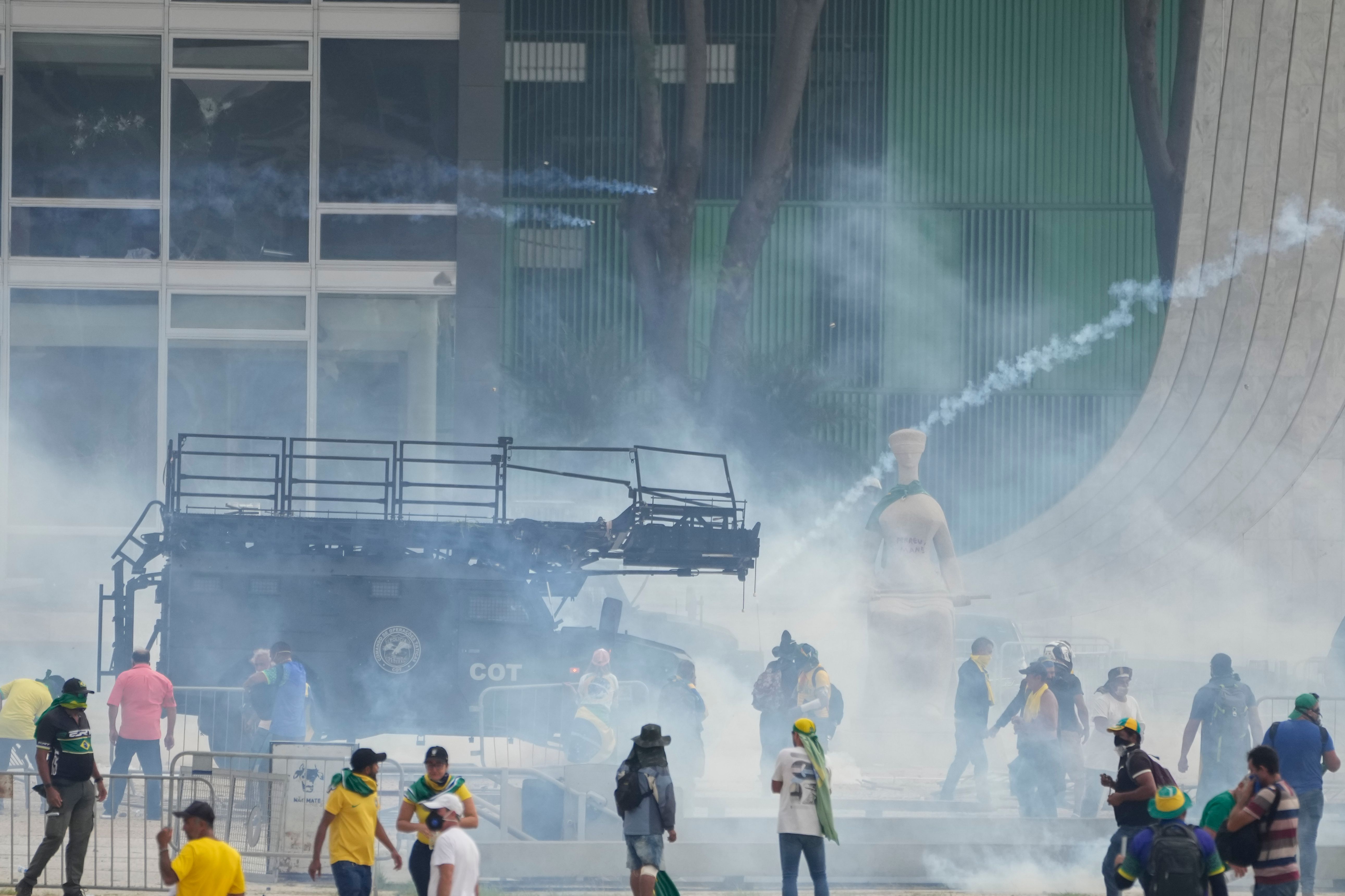 Bolsonaro supporters attack, harass journalists while storming Brazil ...