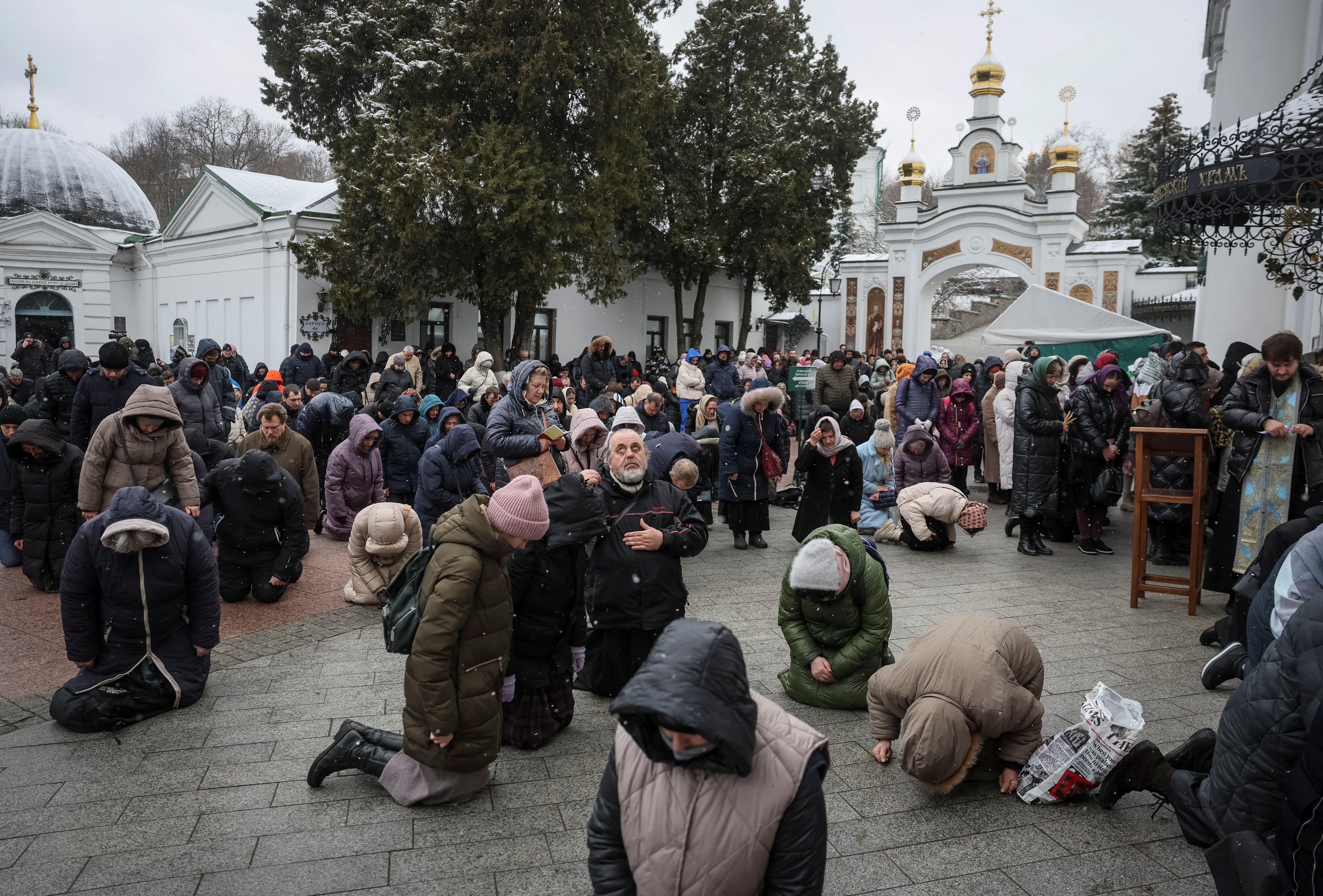 Лавра что происходит