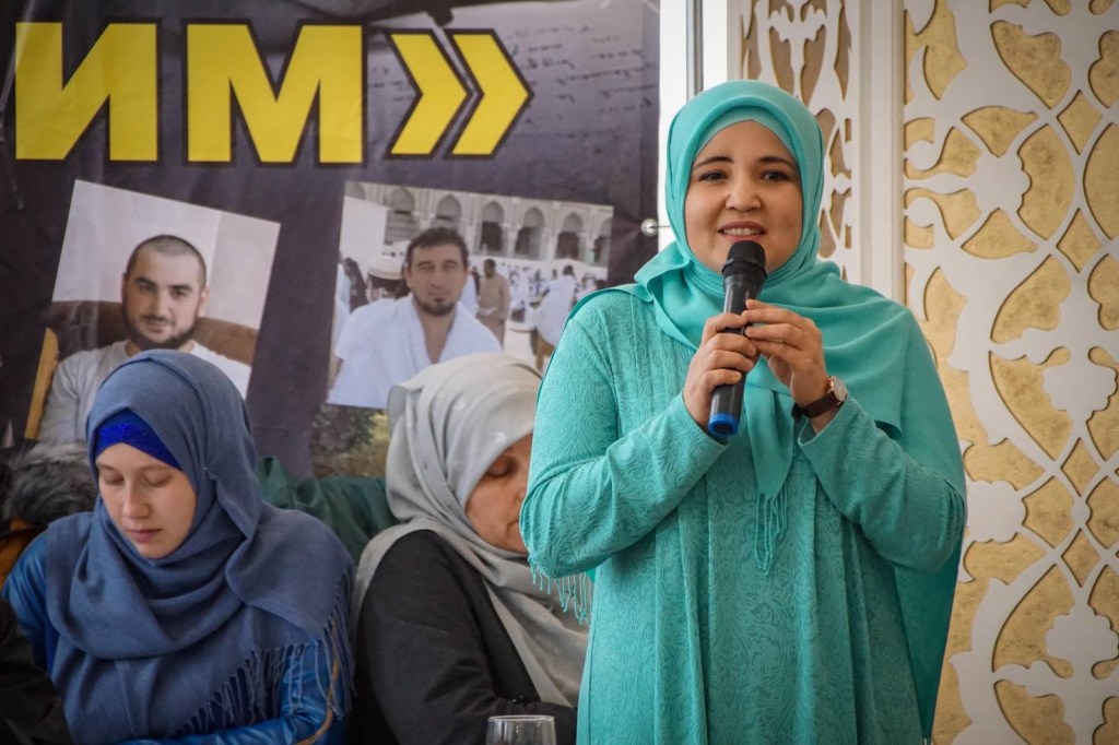 Officers with Russia’s Ministry of Internal Affairs in the city of Dzhankoi, in northern Crimea, came to journalist Lutfiye Zudiyeva's home to question her on two occasions. (Photo: Anton Naumlyuk)