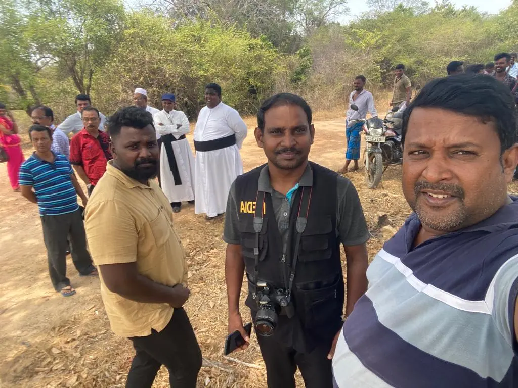 Sri Lankan mob holds 3 journalists captive for 5 hours Committee to