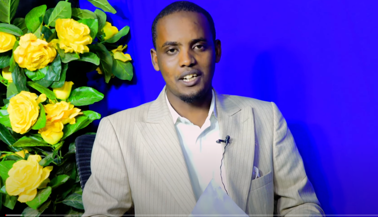 Ethiopian journalist Muhiyadin Mohamed Abdullahi is seen speaking on his Facebook page, Muxiyediin show. (Screenshot: Nabad TV/ YouTube)