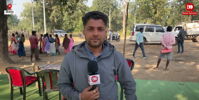 Freelance Indian reporter Mukesh Chandrakar speaking on his YouTube channel Bastar Junction.