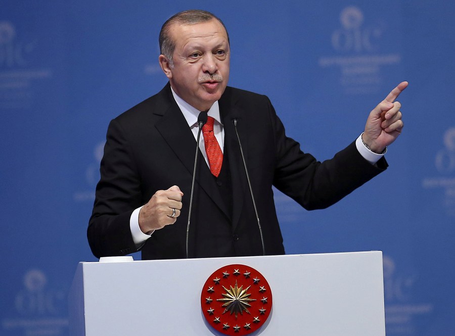 Turkish President Tayyip Erdogan speaks during an extraordinary meeting of the Organisation of Islamic Cooperation (OIC) in Istanbul, Turkey, December 13, 2017. REUTERS/Kayhan Ozer/Pool