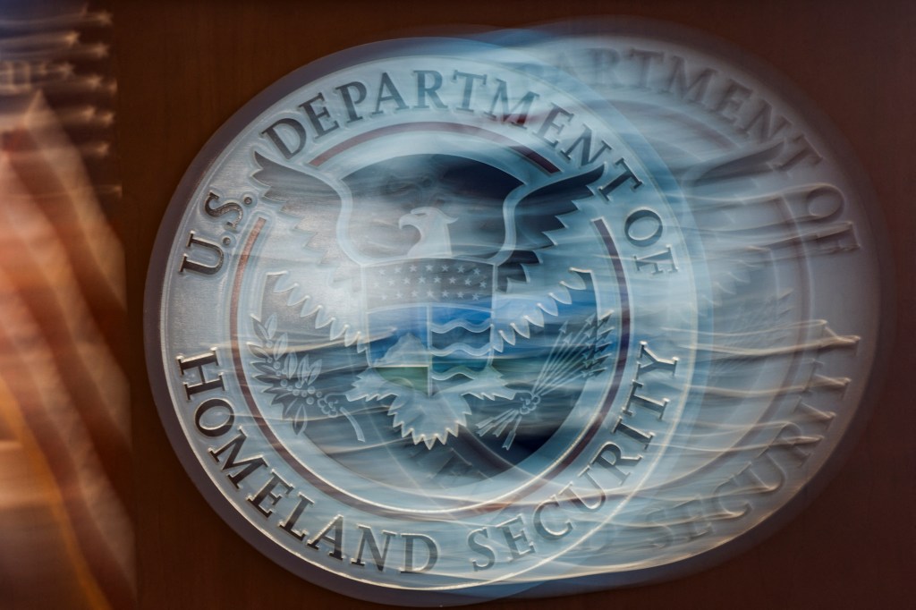 Newly proposed restrictions would permit reporters entry into the U.S. for 240 days, or 90 days for Chinese nationals, with the possibility to renew their visas based on length of their journalistic assignment. (Photo: Reuters/Jeenah Moon)