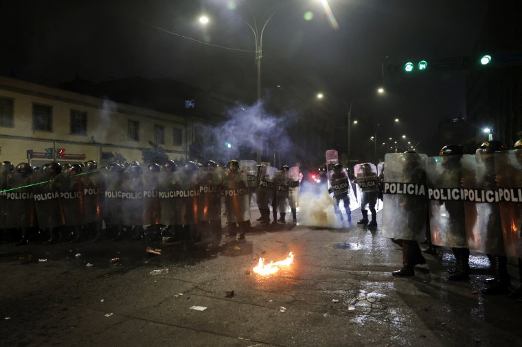 Police officers shot rubber pellets, tear gas, and threw rocks as they sought to disperse protests on September 20 and 21 against Peruvian President Dina Boluarte, according to a report by the National Association of Journalists of Peru. (Photo: Reuters/Sebastian Castaneda)