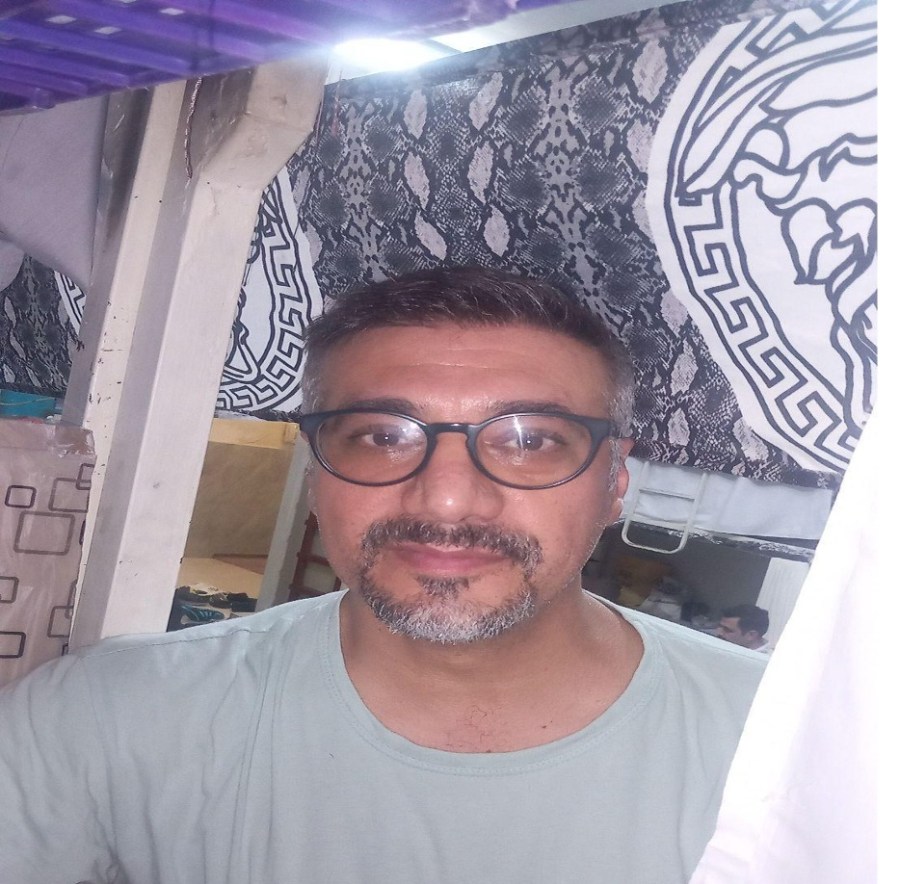 A rare image of Reza Valizadeh, inside Fashafouyeh Prison, where he was held in overcrowded halls alongside inmates convicted of general crimes.