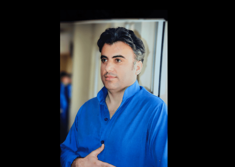 Journalist Sherwan Sherwani at a correctional facility in Erbil.