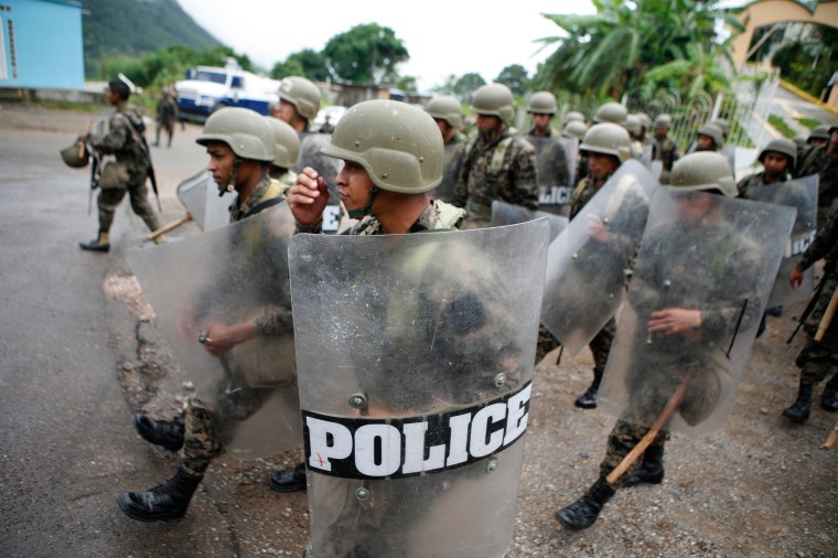 Journalists described an atmosphere of intimidation and control, marked by profiling, infiltration of chats, restrictions on political coverage, online attacks, and gender-based violence against women and Indigenous reporters. (Photo: Reuters/Tomas Bravo)