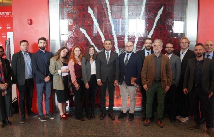 Delegates meet with Republican People’s Party Parliamentary Deputy Burhanettin Bulut, seventh from left, to discuss how to ensure the safety and freedom of the press in Turkey.