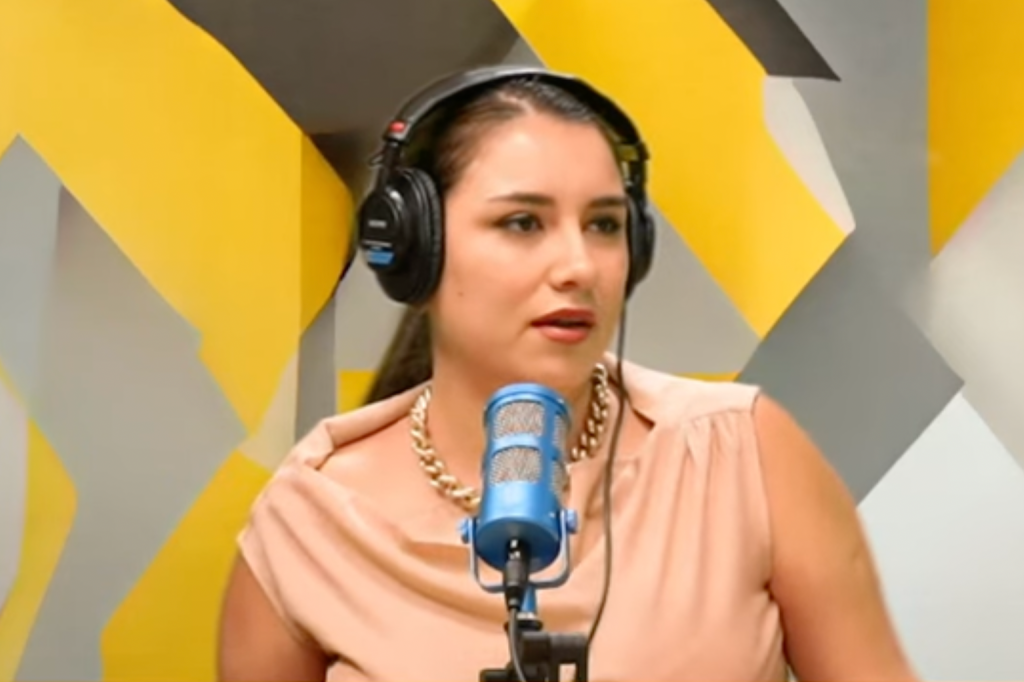 Former El Ciudadano Director Josefa Barraza resigned from the newspaper after facing multiple lawsuits from politicians alleging defamation. (Screenshot: Turno/YouTube)