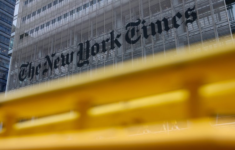 The New York Times building in Manhattan, New York City, U.S., September 16, 2025. U.S. President Donald Trump has filed a $15 billion defamation lawsuit against the New York Times and book publisher Penguin Random House. REUTERS/Kylie Cooper