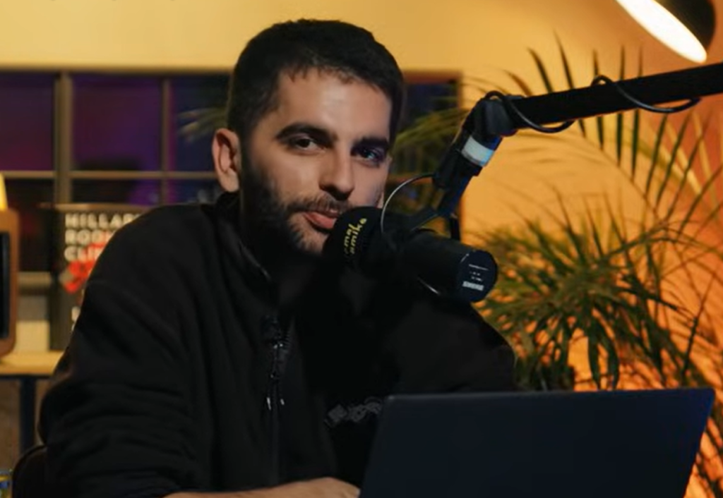 A rapper and his supporters physically attacked journalist Burim Pacolli on the street in Pristina, Kosovo, on March 2, in apparent retaliation for a negative music review.