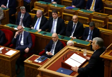 Hungarian Prime Minister Viktor Orban speaks to parliament in Budapest. Ahead of upcoming parliamentary elections, CPJ recommends ways to stem a declining media landscape.