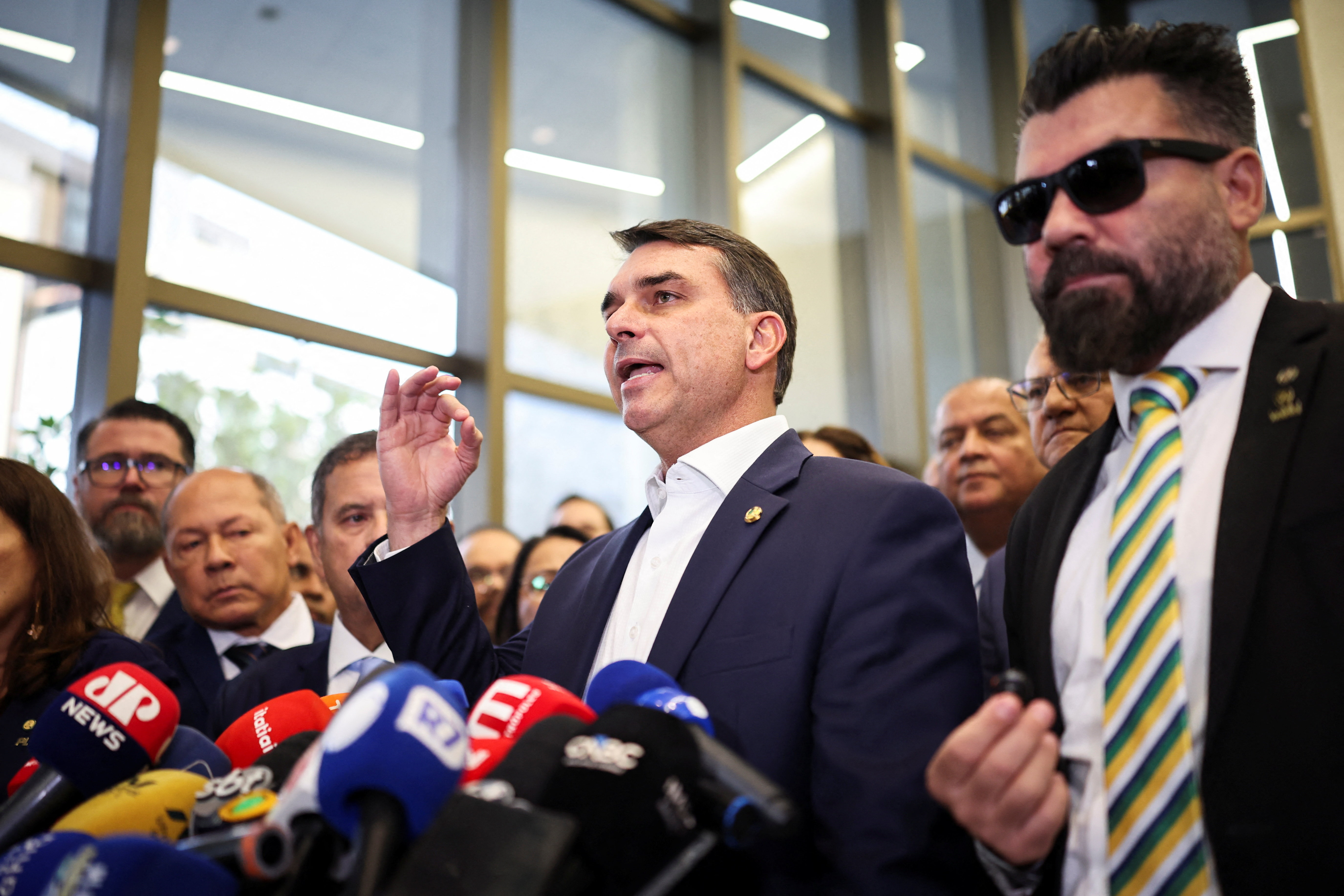 Intercept Brasil reporters face harassment, threats in connection with  Bolsonaro family coverage - Committee to Protect Journalists