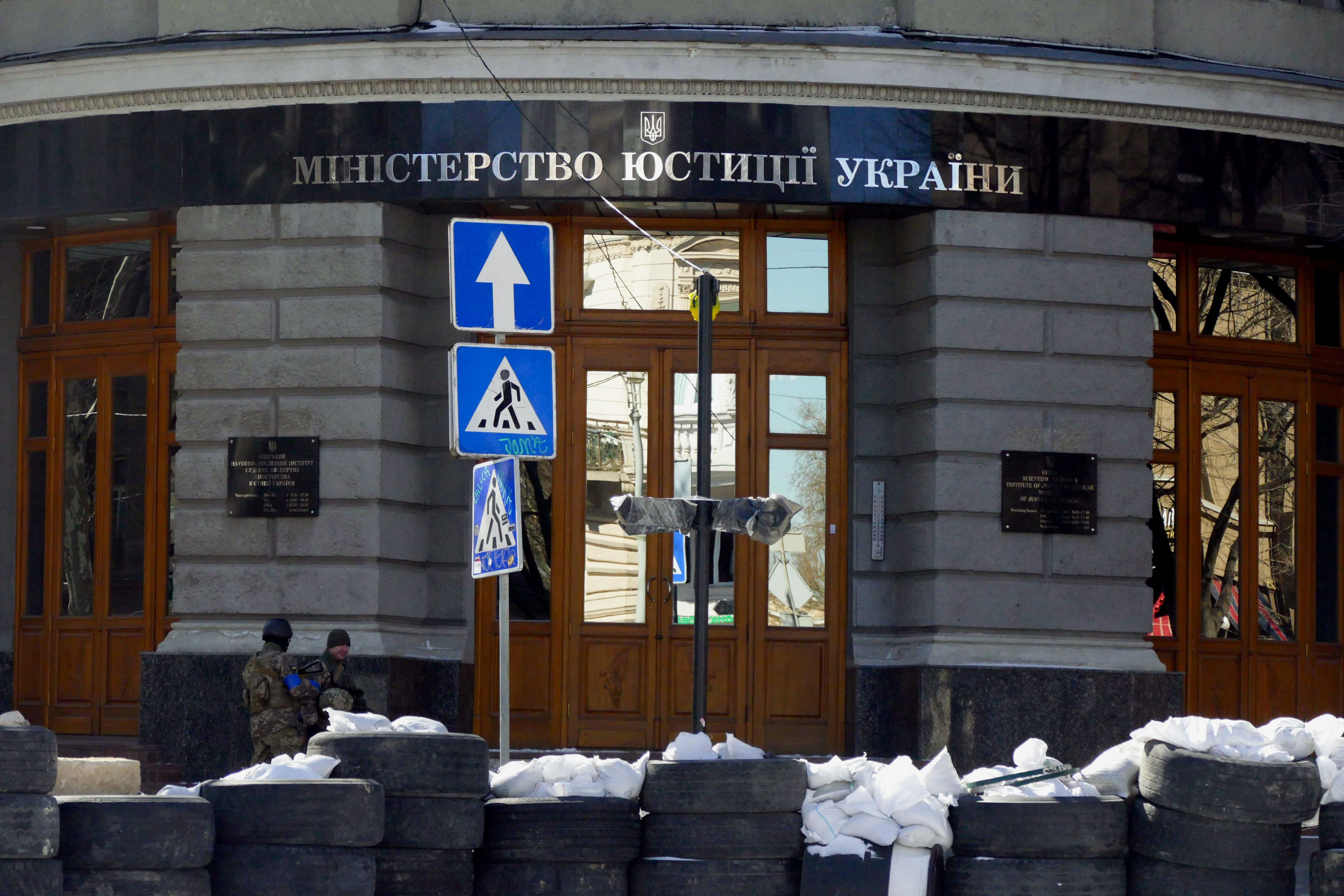 Ukrainian court blocks publication of investigative report