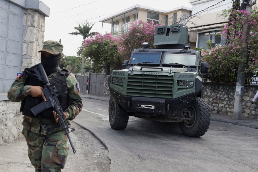 Haitian security forces guard the Prime Minister's office and the headquarters of the Transitional Presidential Council (CPT), as the mandate of the transitional governing council, formed to curb gang violence and pave the way for long-delayed election, is set to end on February 7 with no succession plan in place, in Port-au-Prince, Haiti, February 6, 2026. REUTERS/Egeder Pq Fildor