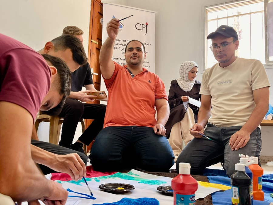 CPJ provided a grant to Press House Palestine to deliver psychosocial support sessions to 105 local journalists and establish a psychological support helpline for local journalists in Gaza.