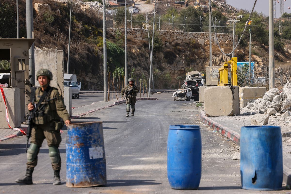 Israeli forces fire tear gas, point lasers at journalists, raid office in West Bank