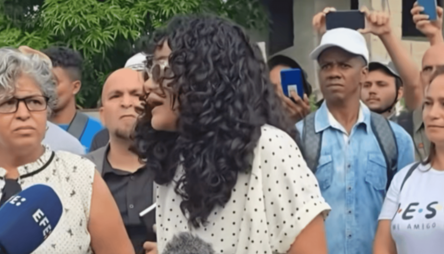 Anna Sofía Benítez, 21, and her mother, Caridad Silvente, were sentenced to two years of “restricted freedom.” (Screenshot: TikTok)