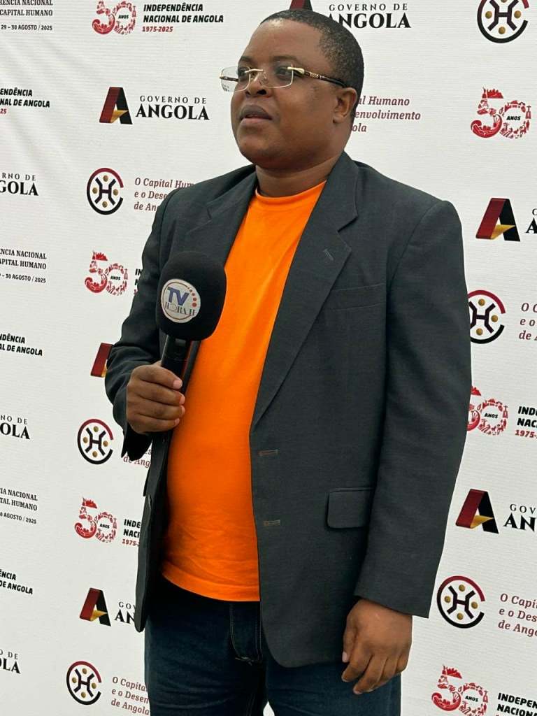 Angolan journalist Escrivão José